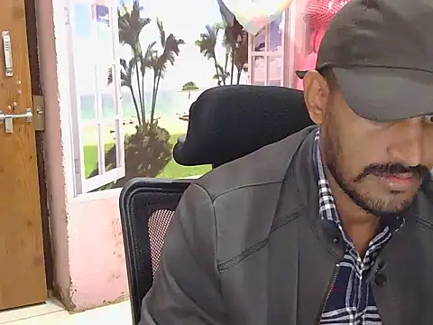 Snapshot of krishjaat43 chatting on 12/20/25, 04:58 krishjaat43 online show from 12/20/25, 04:58