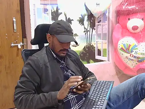 Snapshot of krishjaat43 chatting on 12/21/25, 08:05 krishjaat43 online show from 12/21/25, 08:05