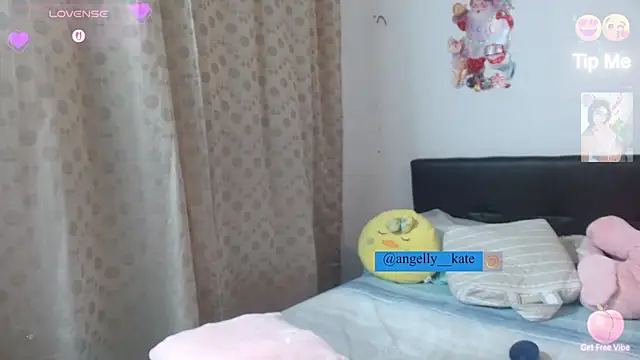 angelly  kate online show from 12/04/25, 02:10