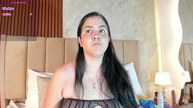 Snapshot of _Cris_Spicy_ chatting on 07/14/26, 06:57 Cris Spicy online show from 07/14/26, 06:57