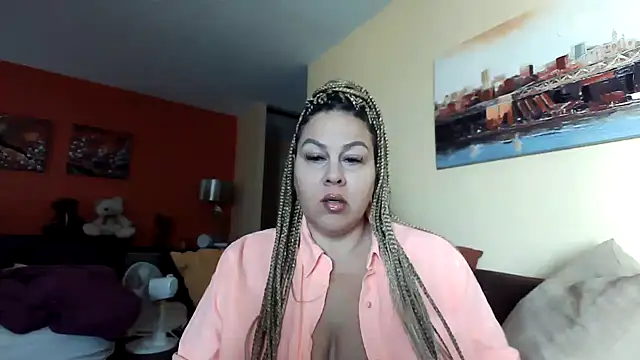 Snapshot of number1slut chatting on 12/18/24, 04:17 number1slut online show from 12/18/24, 04:17