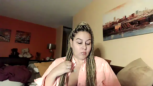 Snapshot of number1slut chatting on 12/18/24, 10:24 number1slut online show from 12/18/24, 10:24