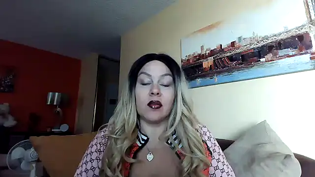 Snapshot of number1slut chatting on 01/07/25, 03:33 number1slut online show from 01/07/25, 03:33