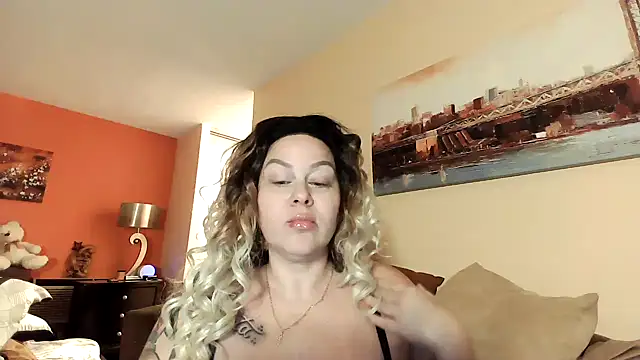 Snapshot of number1slut chatting on 01/29/25, 01:16 number1slut online show from 01/29/25, 01:16