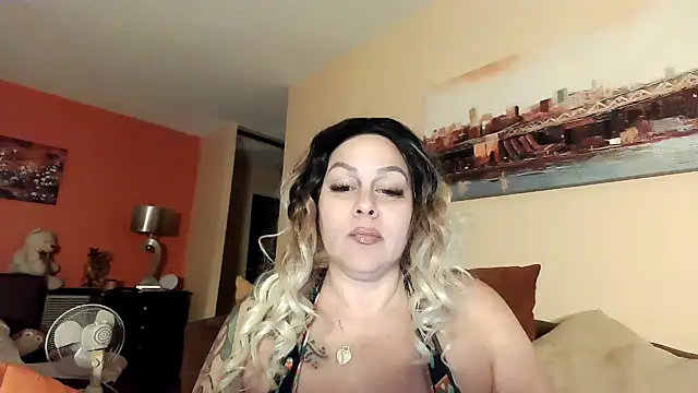 Snapshot of number1slut chatting on 02/25/25, 12:14 number1slut online show from 02/25/25, 12:14