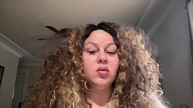 Snapshot of number1slut chatting on 09/15/25, 04:18 number1slut online show from 09/15/25, 04:18