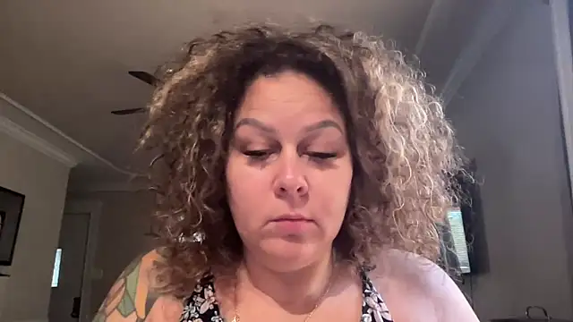 Snapshot of number1slut chatting on 09/26/25, 03:16 number1slut online show from 09/26/25, 03:16