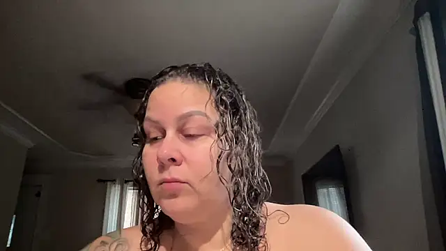 Snapshot of number1slut chatting on 10/10/25, 01:32 number1slut online show from 10/10/25, 01:32