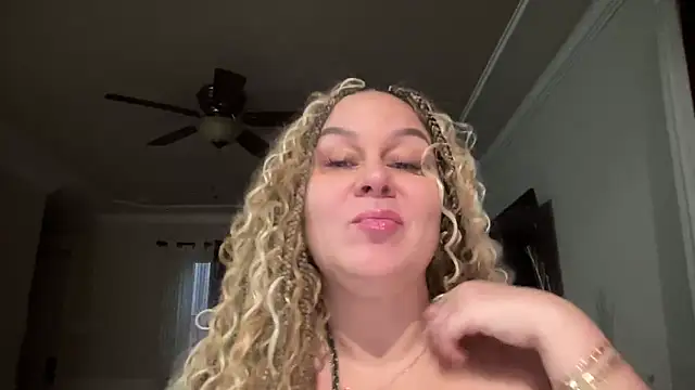 Snapshot of number1slut chatting on 03/05/26, 01:51 number1slut online show from 03/05/26, 01:51