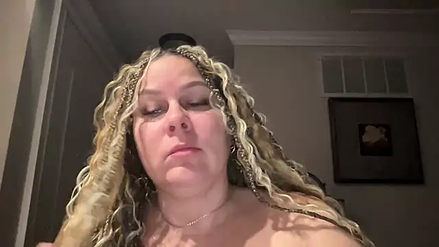 Snapshot of number1slut chatting on 03/21/26, 12:43 number1slut online show from 03/21/26, 12:43