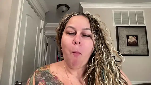 Snapshot of number1slut chatting on 03/22/26, 05:38 number1slut online show from 03/22/26, 05:38