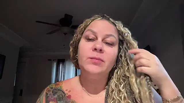 Snapshot of number1slut chatting on 03/24/26, 12:32 number1slut online show from 03/24/26, 12:32