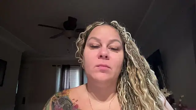 Snapshot of number1slut chatting on 03/25/26, 12:22 number1slut online show from 03/25/26, 12:22