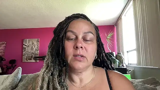 Snapshot of number1slut chatting on 04/22/26, 06:31 number1slut online show from 04/22/26, 06:31