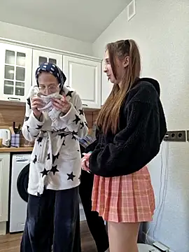 yourfavpsy  online show from 09/26/25, 01:37