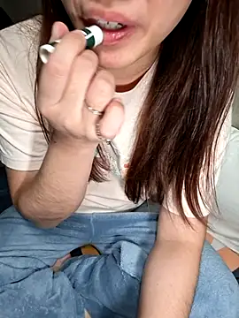 Snapshot of hihiakiko chatting on 03/18/26, 03:15 hihiakiko online show from 03/18/26, 03:15