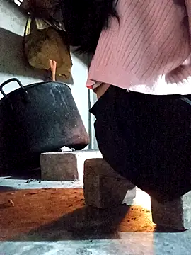 Phuongphuongg online show from 10/15/25, 11:05