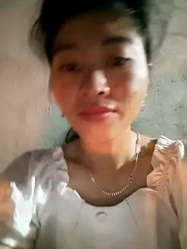 Phuongphuongg online show from 10/27/25, 10:36