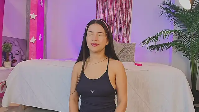 LUNAA    online show from 02/12/26, 03:45