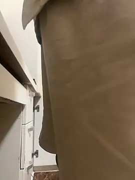 Snapshot of sonwmelt1 chatting on 09/22/25, 06:04 sonwmelt1 online show from 09/22/25, 06:04