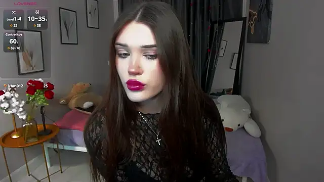 Snapshot of MollyBaby chatting on 04/12/26, 02:00 MollyBaby online show from 04/12/26, 02:00