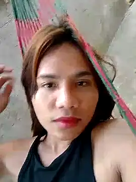 Snapshot of zoeytransph chatting on 04/07/26, 02:12 zoeytransph online show from 04/07/26, 02:12
