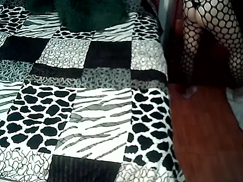 FallsForHerSmile online show from 09/11/25, 03:23