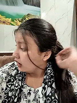 Snapshot of Dipali143143 chatting on 06/12/26, 01:10 Dipali143143 online show from 06/12/26, 01:10
