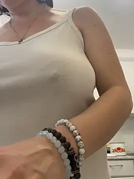 Kiravix online show from 04/07/26, 01:11