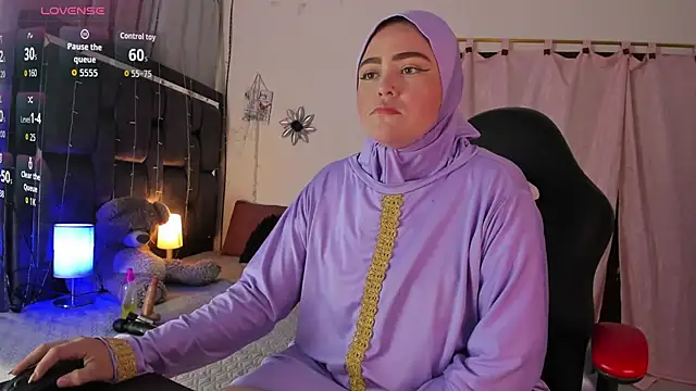 Snapshot of MarianFadel chatting on 09/16/25, 12:28 MarianFadel online show from 09/16/25, 12:28