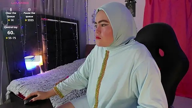 Snapshot of MarianFadel chatting on 10/27/25, 12:20 MarianFadel online show from 10/27/25, 12:20