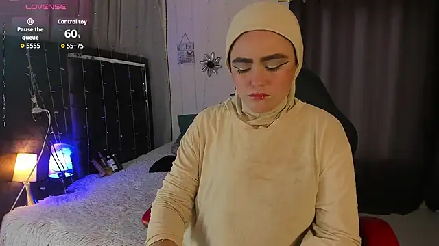 Snapshot of MarianFadel chatting on 11/26/25, 12:39 MarianFadel online show from 11/26/25, 12:39