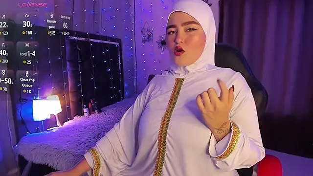 Snapshot of MarianFadel chatting on 11/29/25, 12:41 MarianFadel online show from 11/29/25, 12:41