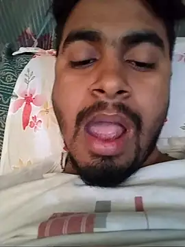 Snapshot of Rohit4500 chatting on 11/21/25, 02:43 Rohit4500 online show from 11/21/25, 02:43