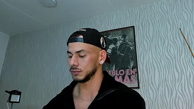 Snapshot of dylan_jacobx chatting on 03/04/26, 02:28 dylan jacobx online show from 03/04/26, 02:28