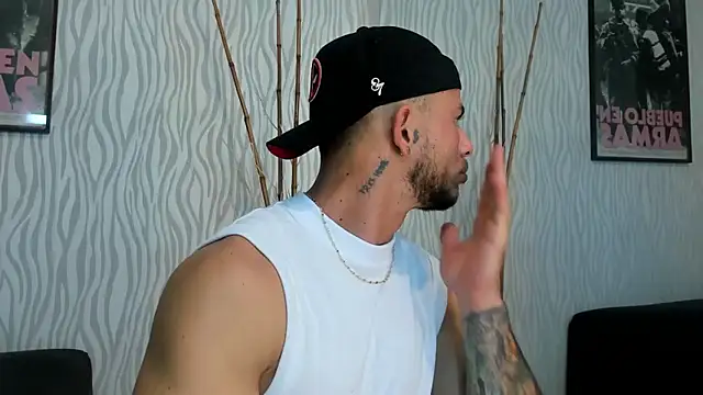 Snapshot of dylan_jacobx chatting on 03/27/26, 03:12 dylan jacobx online show from 03/27/26, 03:12