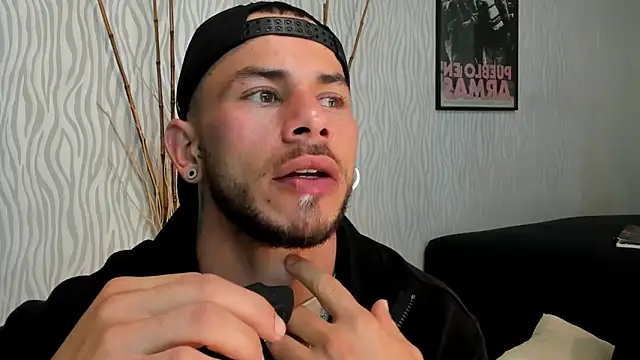 Snapshot of dylan_jacobx chatting on 03/28/26, 02:11 dylan jacobx online show from 03/28/26, 02:11