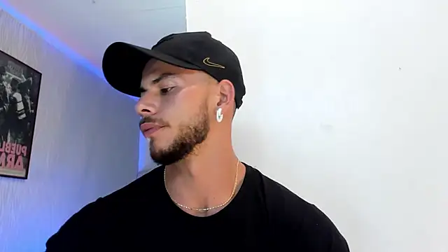 Snapshot of dylan_jacobx chatting on 04/12/26, 12:37 dylan jacobx online show from 04/12/26, 12:37