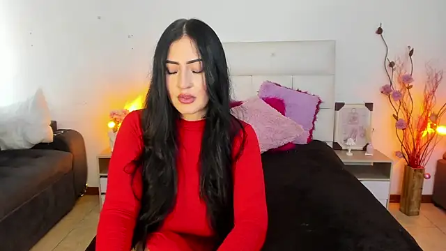 Snapshot of hannahdvil1 chatting on 09/25/25, 12:31 hannahdvil1 online show from 09/25/25, 12:31