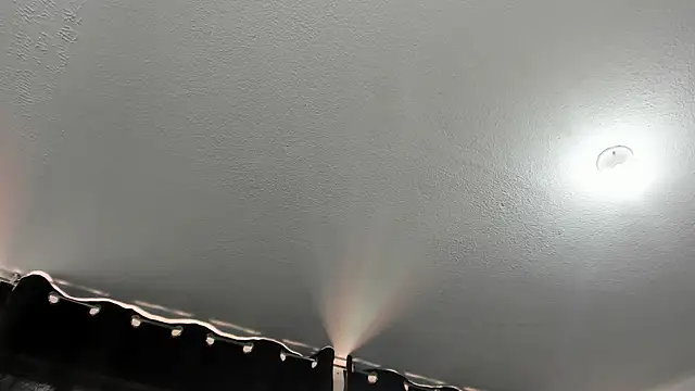 Snapshot of hannahdvil1 chatting on 09/26/25, 02:43 hannahdvil1 online show from 09/26/25, 02:43