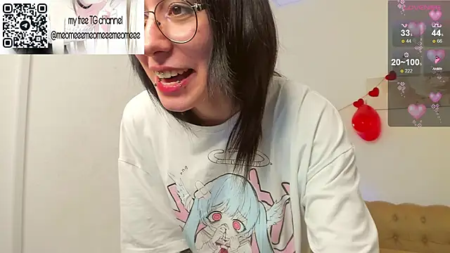 Snapshot of meomeee chatting on 02/15/26, 04:20 meomeee online show from 02/15/26, 04:20