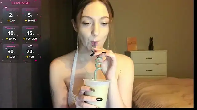 Snapshot of white_liillyy chatting on 03/12/26, 09:43 white liillyy online show from 03/12/26, 09:43