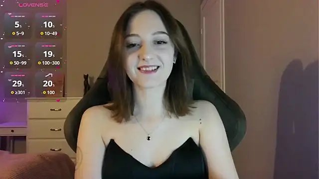 Snapshot of white_liillyy chatting on 04/06/26, 09:27 white liillyy online show from 04/06/26, 09:27