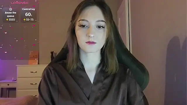 Snapshot of white_liillyy chatting on 04/14/26, 12:27 white liillyy online show from 04/14/26, 12:27