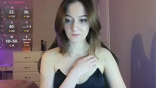 Snapshot of white_liillyy chatting on 04/21/26, 09:28 white liillyy online show from 04/21/26, 09:28