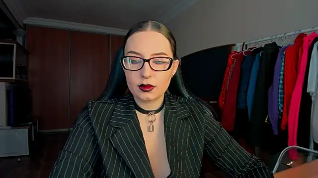 Snapshot of just_fucked777 chatting on 03/23/26, 03:43 just fucked777 online show from 03/23/26, 03:43