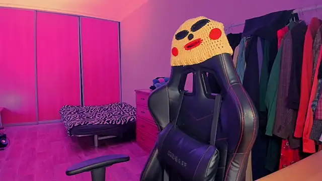 Snapshot of just_fucked777 chatting on 04/20/26, 11:17 just fucked777 online show from 04/20/26, 11:17