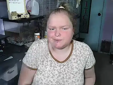 Snapshot of KadiSparkle chatting on 09/16/25, 05:47 KadiSparkle online show from 09/16/25, 05:47