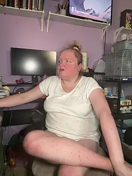 Snapshot of KadiSparkle chatting on 09/18/25, 08:44 KadiSparkle online show from 09/18/25, 08:44