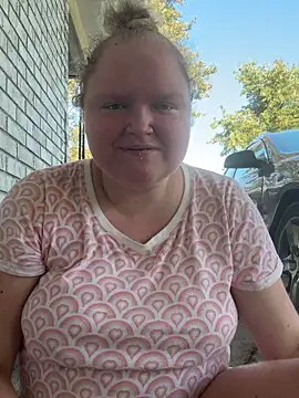 Snapshot of KadiSparkle chatting on 09/22/25, 10:34 KadiSparkle online show from 09/22/25, 10:34